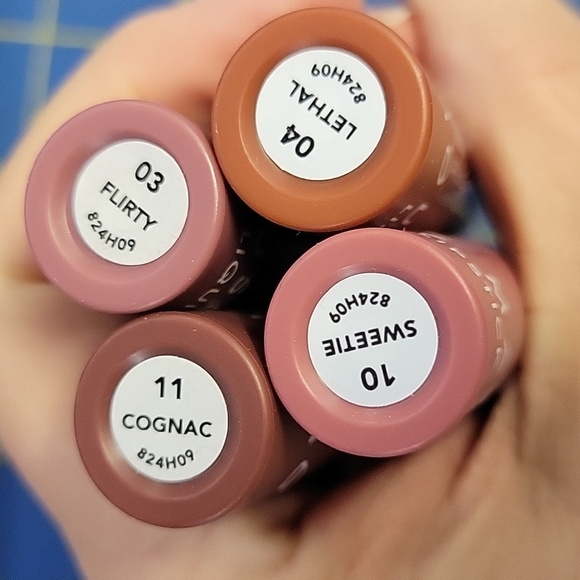 Italia Deluxe Mousse Matte Liquid Lipsticks Set of 4 - Picture 2 of 2